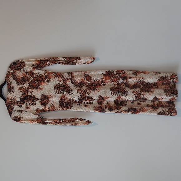 AFRM Zoey Front Slit Ruched Sleeve Midi Dress - Picture 2 of 6